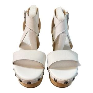 Very Volatile Zitola White Wedge Sandals – Size 10 – New in Box